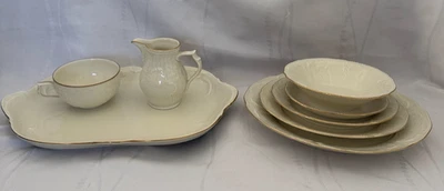 Vajilla Rosenthal Classic Alemania porcelana blanca en relieve con borde dorado Foto 1 de 4