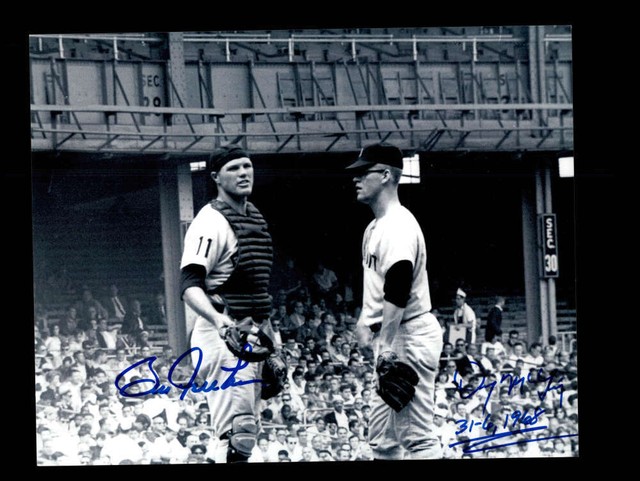 Detroit Tigers Denny McLain Signed wire photo 30th win 9-14-68 B&W SI photo  JSA