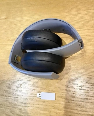 Sony PlayStation Gold Wireless Stereo Headset 20th Anniversary (3001078) - Image 1 of 2