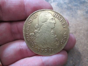 1795 COLUMBIA 8 ESCUDOS GOLD COIN EXTRA FINE CONDITION - Picture 1 of 2