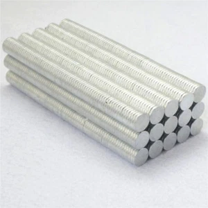 100PZ CALAMITE MAGNETI NEODIMIO POTENTE 5*1mm per FIMO CERAMICA MAGNETE CALAMITE - Picture 1 of 1