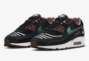 Nike Air Max 90 ALWAYS Familia Turnschuhe DO2154-010 Damengröße 7/Herren 5,5 - Bild 1 von 11