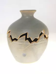 Helen Hobson Island Pottery Cardigan Cracked Egg Designer Pottery Vase 10cm - Picture 1 of 11