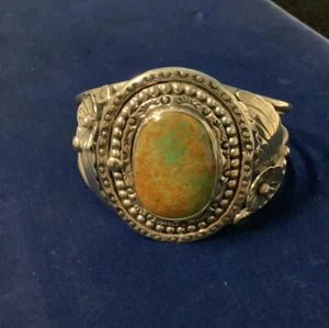 LARGE LEAF FLOWER SOUTHWESTERN DESIGN TURQUOISE AND SILVER CUFF BRACELET 925 - Picture 1 of 7