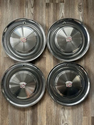 1974 1975 1976 CADILLAC deVille Calais Fleetwood tapacubos cubierta de rueda juego de equipos originales Foto 1 de 4