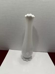 Vintage Westmoreland Milk Glass Swung Bud Vase paneled grape design - Picture 1 of 4
