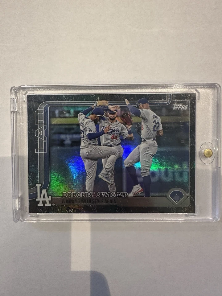 2025 Topps Serie 1 - Dodgers #255 - Entrenamiento de Primavera Negro Foilboard - 1/1 Foto 1 de 4