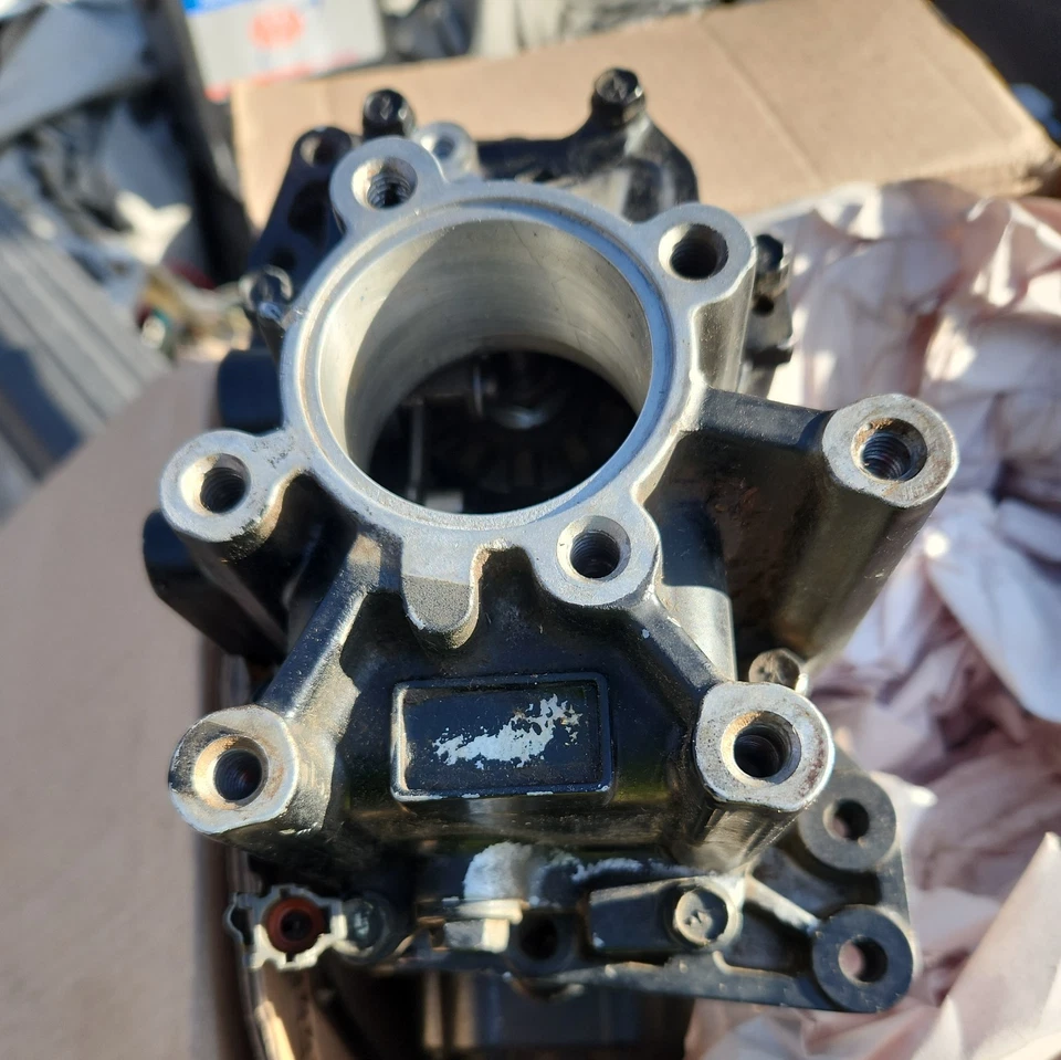 Bomba de inyección de motor Yanmar 4TNV98T 20100916 usada buena  Foto 1 de 4