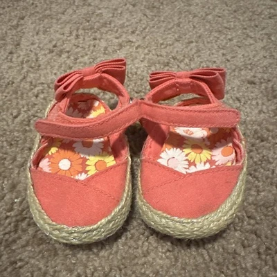 Sandalias rosa con tiras para bebé niña talla 0-3 meses Foto 1 de 3