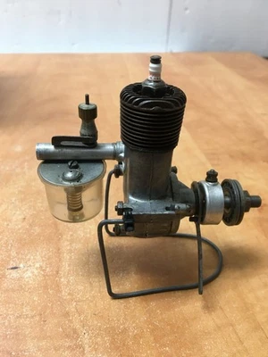 OHLSSON & Rice 40s 19 Spark Ignition Airplane Engine Untested AS-IS w/tank - Image 1 of 4