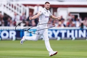 Cricket - Gus Atkinson - Hand Signed 12x8 Inch Photograph - England - COA - Picture 1 of 1