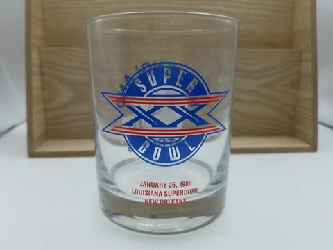 Vintage 1986 Super Bowl XX New England Patriots Glass Cup Louisiana Superdome Cover