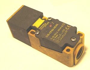 NUEVO TURCK Bi15-CP40-AD4X Interruptor de Proximidad Eléctrico Combi Unidad de Sensor Prox Nuevo en Caja - Imagen 1 de 3