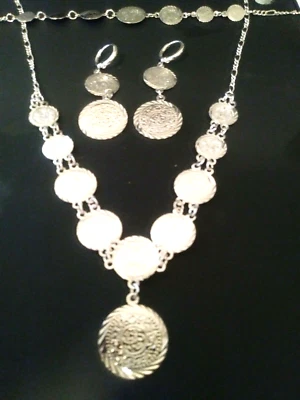  PENDIENTES COLGANTES ARO TRASERO A PRESIÓN REVESTIDOS DE ORO BLANCO DE 18KT ESTAMPADOS COLLAR TOBILLERA/SUJETADOR Foto 1 de 4