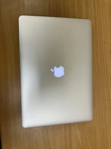 Apple MacBook Pro 13" (500GB HDD, Intel Core i5, 2.40 GHz, 8GB) Laptop - Silver - Picture 1 of 6