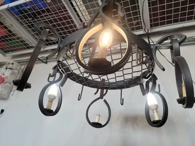 Lámpara de araña única / accesorio de techo de cocina / gancho para estante para olla / pieza llamativa Foto 1 de 4