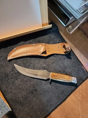 Cuchillo de caza de 9" de hoja fija vintage TRAMONTINA Brasil con funda hoja de 5" Foto 1 de 4