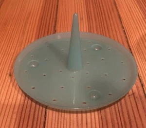 Vintage Tupperware Green Lettuce Keeper Replacement Part, Center Spike # 189 - Picture 1 of 4