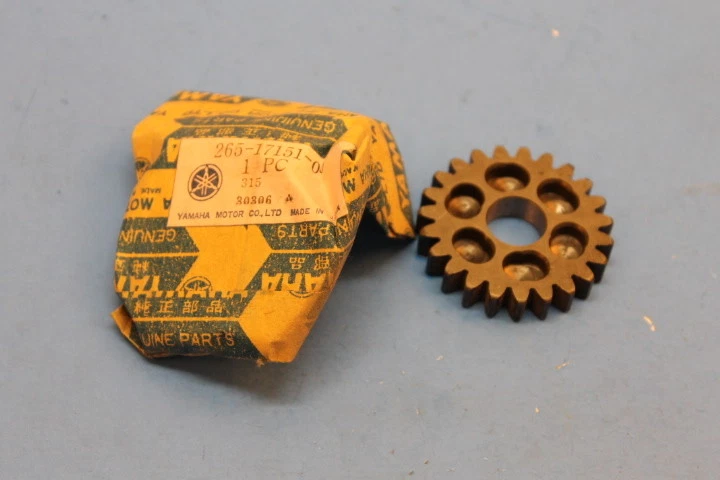NOS YAMAHA CT1 HT1 AT1 LT2 AT2 5TH PINION GEAR PART# 265-17151-00-00 - Image 1 of 1