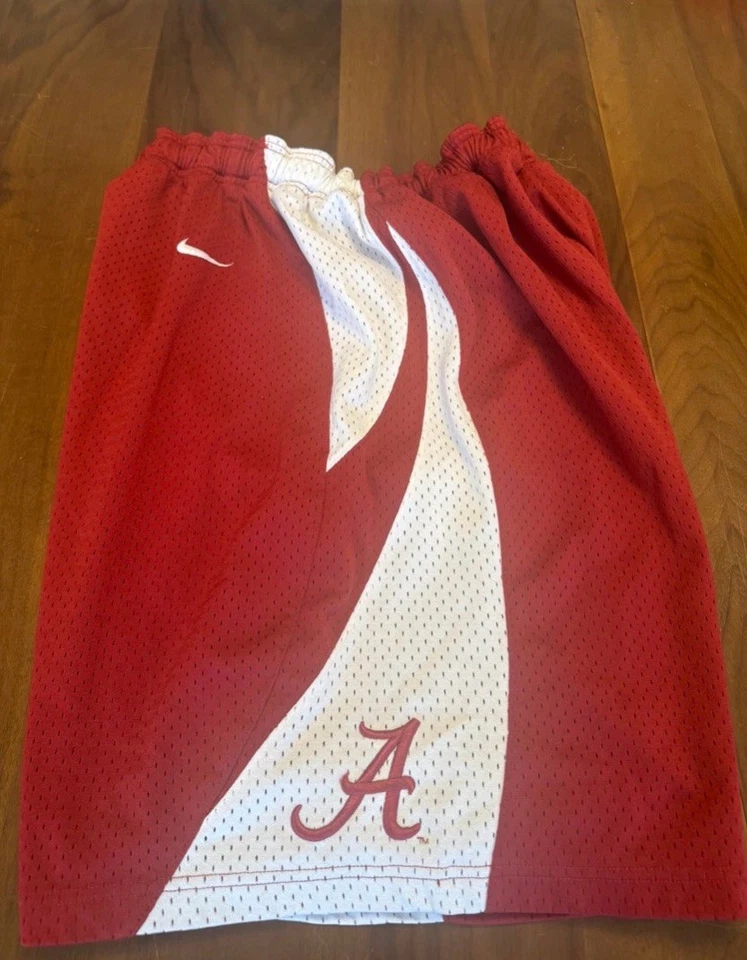 Nike Authentic Tagged Team Alabama Crimson Tide Basketball Shorts Size Large - Image 1 of 4