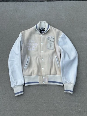 Chaqueta Universitaria Stussy 25 Aniversario 2005 De Colección Mediana Crema Rara Foto 1 de 4