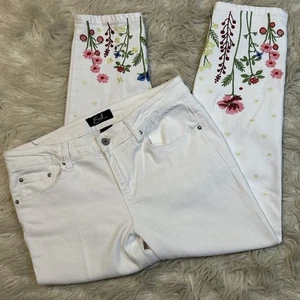 Pantalones de mezclilla Earl Jean blancos florales bordados pierna 5 bolsillos ajustados al tobillo para mujer talla 8 - Imagen 1 de 10