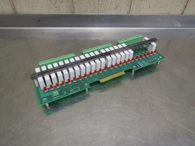 Módulo de relé de E/S digital Crouzet Gordos PB-24SM-B placa de circuito en rack de 24 ranuras Foto 1 de 4