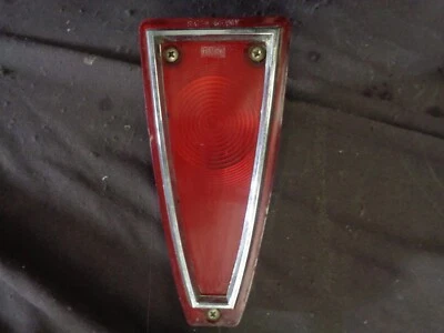 1965 Mercury Monterey 下保险杠尾灯镜头-修剪边框-外壳 L/R — 第 1/4 张图片