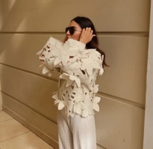 ZARA NEW WOMAN BNWT FW24 TEXTURED FLORAL KNIT SWEATER ECRU SIze S 3920/193 - Picture 1 of 7