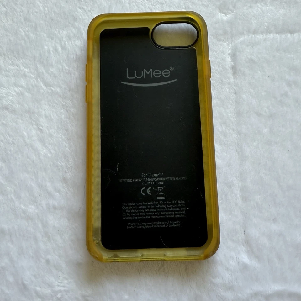 LuMee iPhone 7 Funda Selfie Iluminada LED Cargador de Fotos Incluido Botón Dorado Amarillo Foto 1 de 4