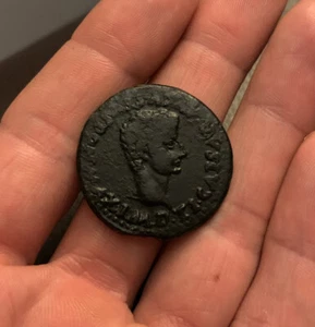 Antigua moneda romana TIBERIO AE29 ITÁLICA 14-37AD altar PROVIDENTIAE AVGVSTI 14g - Imagen 1 de 2