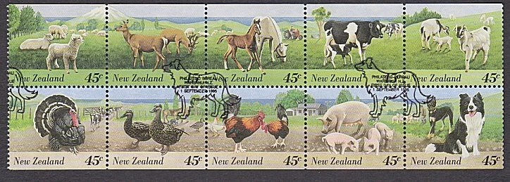NEW ZEALAND 1995 45c Farm Animals booklet pane fine used. - Dog pmk.........Y270 - Image 1 of 1