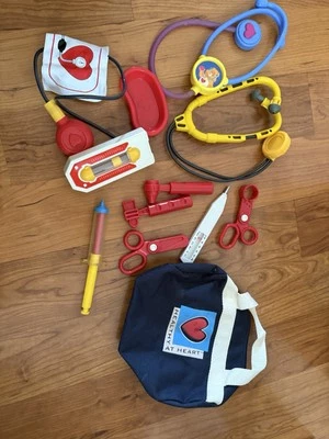 Juego Battat Kids Doctor y otros juguetes de juego para niños de aprendizaje simulado  Foto 1 de 4