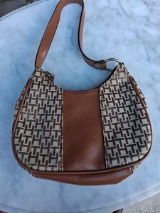 Tommy Hilfiger Tan Shoulder Purse - Picture 1 of 4