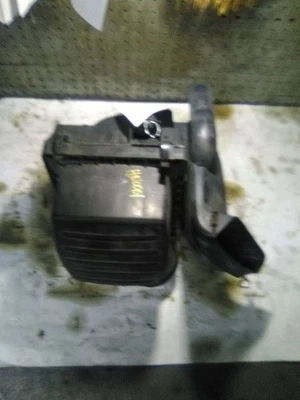 2015 Jeep Grand Cherokee Air Cleaner 3.6 Liter - Image 1 of 4