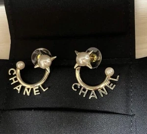 chanel pierced earrings Logo pearl Gold White unused With Box Free shipping - Picture 1 of 10
