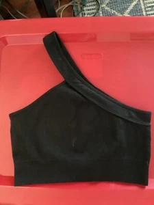 Women NWOT "OQQ" blk cropped one shoulder top. Size med. - Picture 1 of 2