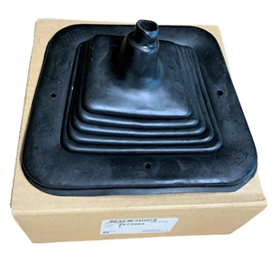 NEW ORIGINAL GM NOS 1970 1981 CAMARO 3 & 4 SPEED MANUAL SHIFTER BOOT # 3973966 - Bild 1 von 4
