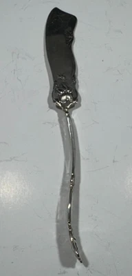 Cuchillo esparcidor de mantequilla de plata alemán Wm A Rogers mango retorcido ornamentado - De colección Foto 1 de 4