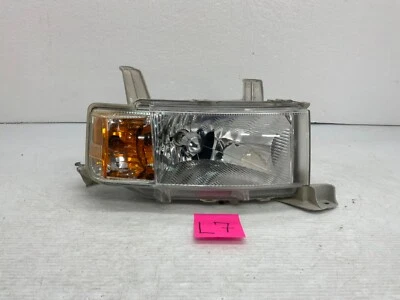Faro derecho Toyota Scion BB NCP30 31 XB NCP KOUKI 2000 2001-2005 OEM Foto 1 de 4