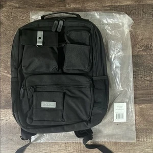 NWT Bella Russo 17” Canvas Black Laptop Backpack w/ USB Port, Travel School Tech - Picture 1 of 14
