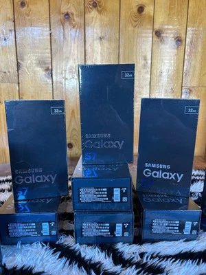 Ex-Display BOXED 4G LTE 32GB SAMSUNG GALAXY S7 SM-G930U ANDROID UNLOCKED PHONE - Image 1 of 4