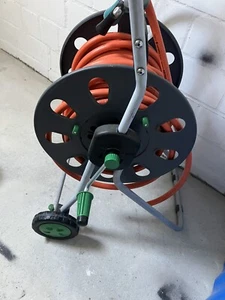 Gartenschlauch Inklusive Wagen Gardena mit 25 m Schlauch Inklusive Spritzpistole - Bild 1 von 3