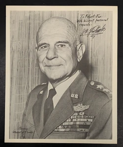 General Jimmy Doolittle signiert, beschriftet Sammler Robert Fox Air Force 8x10 - Bild 1 von 3