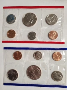 1998 US MINT UNCIRCULATED DENVER & PHILADELPHIA COIN SETS IN ORIGINAL PACKAGING - Picture 1 of 4