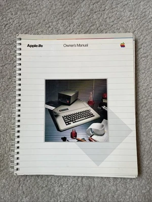 VINTAGE APPLE IIE COMPUTER OWNER’S MANUAL 1982 (030-0356-C) - Image 1 of 4