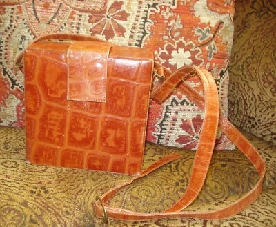 Bolso Bandolera BELLINI Cuero CAJA MONEDERO Estuche Rígido Brasil Reptil Repujado Foto 1 de 4