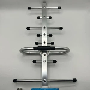 Antena direccional Yagi 698-2700 MHz ganancia 12dBi con conector tipo N - Imagen 1 de 6