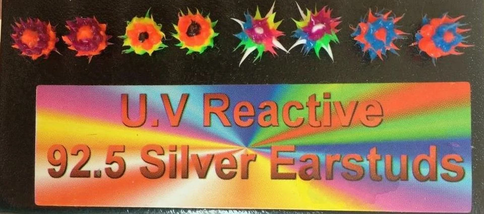 Stock Lotto 8 Orecchini Riccio In Argento Luminosi Sotto Luce Uv - Immagine 1 di 1