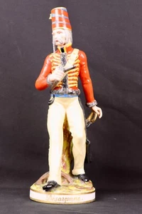 Porzellanfigur mit dem Titel "Désarçonne", Soldat - Bild 1 von 5